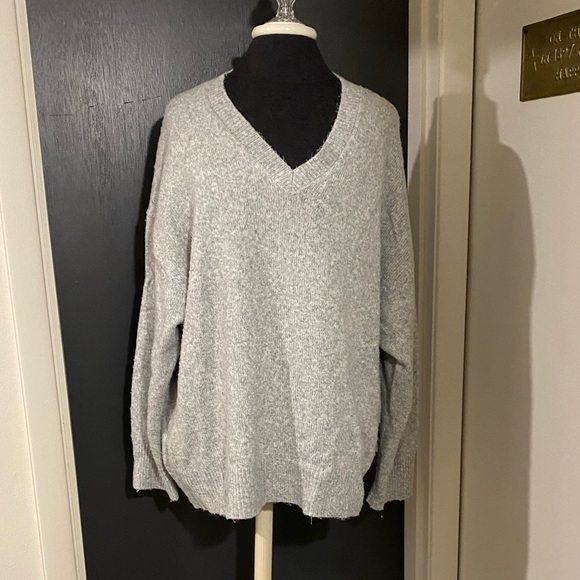 💜 Zara Oversized Gray V Neck Sweater 💚 - Picture 1 of 4